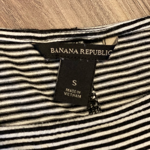 Banana Republic Women’s 3/4 Sleeve Striped Top - Picture 5 of 6